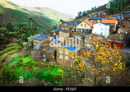 Traditionelle alte Piodao Dorf, Panoramaaussicht, Portugal. Stockfoto