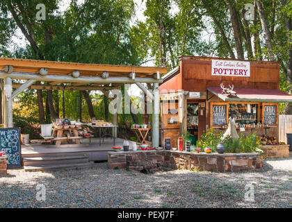 ARROYO SECO, NM, USA-12 Juli 18: Scott Carlson Galerie, Keramik, in das Künstlerdorf in der Nähe von Taos, NM. Stockfoto