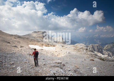 Wanderer während der Besteigung des Triglav, Slowenien Stockfoto