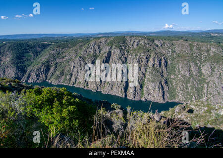 Blick von der Cañon del Río Sil Fluss in der Ribeira Sacra in der Provinz Ourense, Galizien Stockfoto