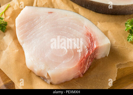 Raw Organic Schwertfischsteak Filets fertig zu kochen Stockfoto