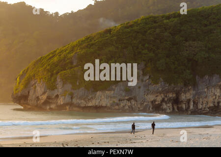 Strand und Berge, Banda Aceh, Sumatra, Indonesien Stockfoto