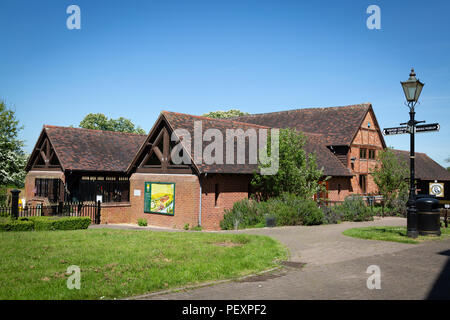 Eine Reise zurück in die Zeit an der wundervollen Forge Mill Needle Museum und Bordesley Abbey Ruinen in Redditch, Worcestershire. Stockfoto