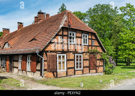 Haus des Arbeiters im Museumsdorf Baruther Glashütte. Glashütte ist in Brandenburg, Deutschland, Europa Stockfoto