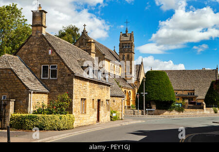 Chipping Campden, Großbritannien - 8 August 2018: Chipping Campden ist eine kleine Marktstadt im Cotswold District von Gloucestershire, England. Stockfoto