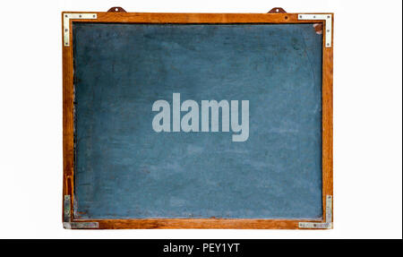 Blau alte grungy vintage Holz- leere Schiefertafel oder retro Tafel mit verwitterten Rahmen auf nahtlose weißem Hintergrund. Konzept für Bildung Stockfoto