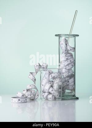 Laborglas mit Klebeband Maßnahmen. Stockfoto