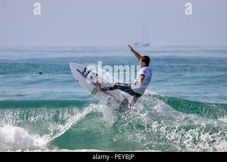 Eithan Osborne konkurrieren in der US Open des Surfens 2018 Stockfoto