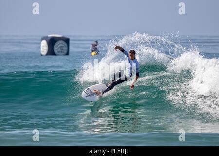 Eithan Osborne konkurrieren in der US Open des Surfens 2018 Stockfoto