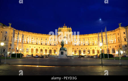 Hofburg in der Nacht in Wien, Österreich Stockfoto