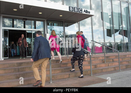 Nicola Sturgeon bei BBC Schottland gesehen für ein Interview mit Glen Campbell's Live Show, 'Fragen Sie Ihren Führer'. Glasgow, Schottland - 2. Juni 2017 Stockfoto