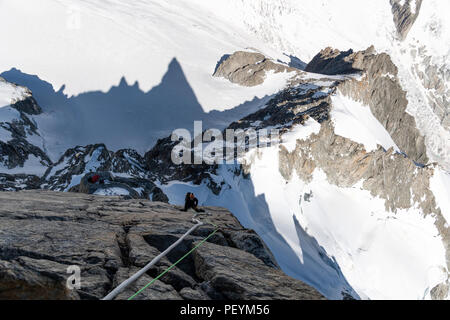 Ein Bergsteiger auf den Dent du Geant Stockfoto