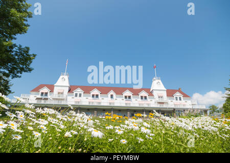 WINDERMERE, ON, Kanada - 21. Juli 2017: Die historische Windermere House an einem sonnigen Tag am Lake Rosseau. Stockfoto