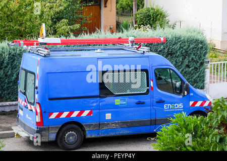 Enedis strom Unternehmen Team bei der Arbeit in einem Wohngebiet, Lyon, Frankreich Stockfoto