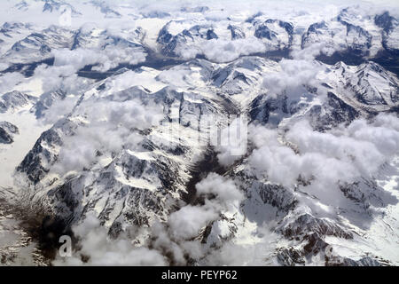 Ein Luftbild der vergletscherten Berge und eisfeldern in Wrangell St. Elias National Park, Alaska, USA. Stockfoto