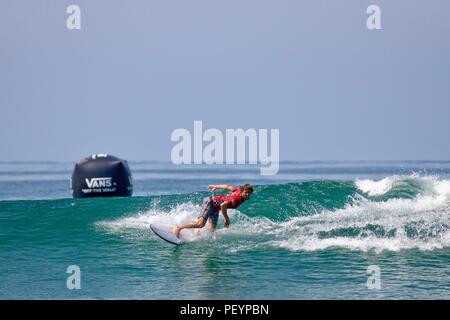 Nomme Mignot konkurrieren in der US Open des Surfens 2018 Stockfoto