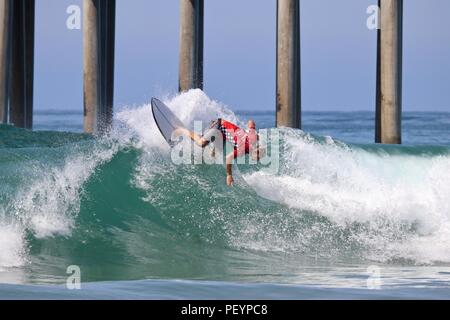 Nomme Mignot konkurrieren in der US Open des Surfens 2018 Stockfoto