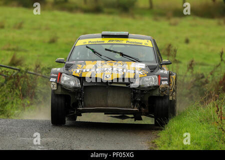 County Antrim, Nordirland. 18 Aug, 2018. John Mulholland Motoren Ulster Rallye; Martin McCormack und David Moynihan (Skoda Fabia R5) bleiben auf Platz 5 gesamt, trotz einer früheren Ausflug in eine Absicherung von: Aktion plus Sport/Alamy leben Nachrichten Stockfoto