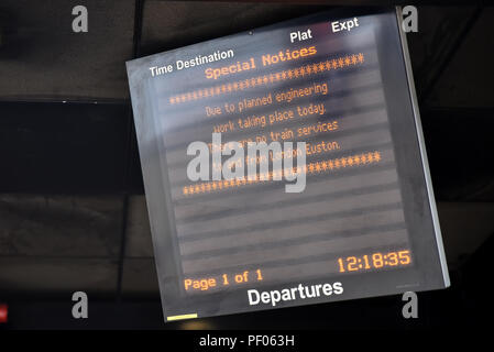 Euston Station, London, UK. 18. August 2018. Keine Züge vom Bahnhof Euston in London für die nächsten drei Wochenenden als Engineering- Arbeit erfolgt an der North Wembley Kreuzung Credit: Matthew Chattle/Alamy leben Nachrichten Stockfoto