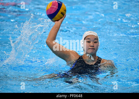 Jakarta, Indonesien. Credit: MATSUO. 17 Aug, 2018. Yumi Arima (JPN) Wasserball: Frauen Vorrunde Match zwischen Japan 8-12 China im Gelora Bung Karno Aquatic Center während der 2018 Jakarta Palembang Asian Games in Jakarta, Indonesien. Credit: MATSUO. K/LBA SPORT/Alamy leben Nachrichten Stockfoto