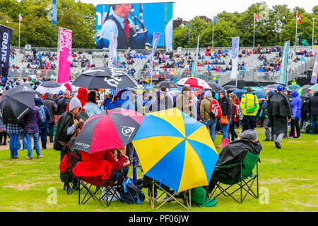 Das Finale des World Pipe Band Championships war in Glasgow Green im Zentrum der Stadt statt und die Konkurrenz zog viele internationale und hoch gelobte Pipe Bands sowie Tausende von Touristen und Zuschauer, die kamen, um das Ereignis zu unterstützen. Trotz gelegentlicher Regenschauer, wieder einmal war die Veranstaltung ein Erfolg und eine große Werbung für Dudelsack Musik Stockfoto