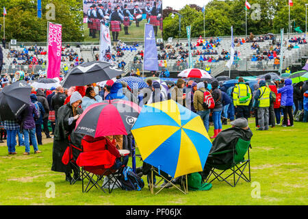 Das Finale des World Pipe Band Championships war in Glasgow Green im Zentrum der Stadt statt und die Konkurrenz zog viele internationale und hoch gelobte Pipe Bands sowie Tausende von Touristen und Zuschauer, die kamen, um das Ereignis zu unterstützen. Trotz gelegentlicher Regenschauer, wieder einmal war die Veranstaltung ein Erfolg und eine große Werbung für Dudelsack Musik Stockfoto