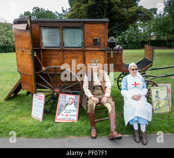 Billingham, North East England. Vereinigtes Königreich. 18 August, 2018. Ersten Weltkrieg Feld Krankenwagen mit WW 1 100 Veranstaltung in Billingham, North East England. Credit: ALAN DAWSON/Alamy leben Nachrichten Stockfoto