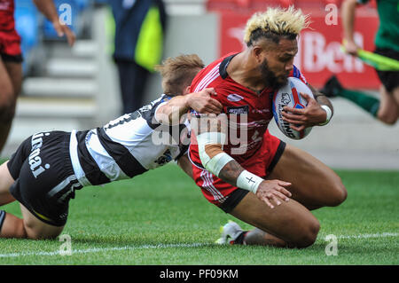 Salford, UK. 18. August 2018. . Rugby League Super Salford 8 Red Devils vs Widnes Vikings; Salford Red Devils' Junior Sa'u geht über für seinen zweiten Versuch an der AJ Bell Stadium, Salford, UK. Dean Williams Credit: Dean Williams/Alamy leben Nachrichten Stockfoto