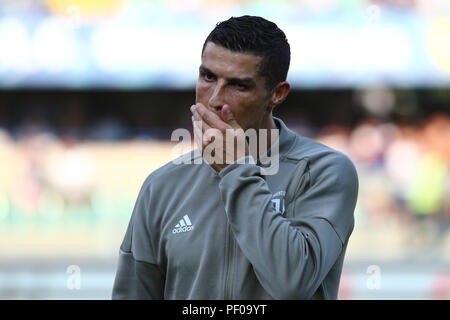 Marcantonio Stadio Bentegodi, Verona, Italien. 18 Aug, 2018. Serie A Fussball, Chievo gegen Juventus Turin; Cristiano Ronaldo, beim Aufwärmen vor dem Spiel Quelle: Aktion plus Sport/Alamy leben Nachrichten Stockfoto