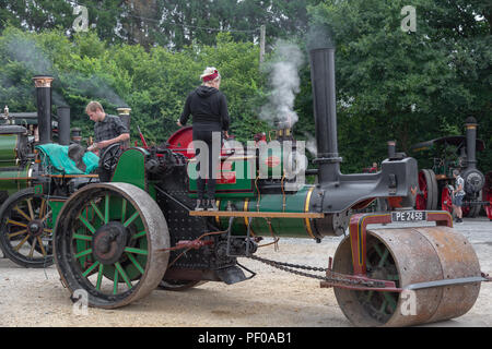 Dampf bis 18. August, auf dem Weg zum 50. Jahrestag des Great Dorset Steam Fair Tarrant Hinton, Blandford.de zu besuchen. Kredit Suzanne McGowan/Alamy leben Nachrichten Stockfoto