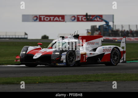 Die # 7 Toyota Gazoo Racing Toyota TS 050 Hybrid von Mike Conway, Kamui Kobayashi und Jose Maria Lopez während qualifizieren für die FIA World Endurance Championship 6 Stunden Silverstone, in Silverstone, Großbritannien Stockfoto