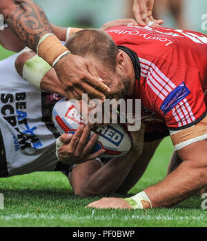 Salford, UK. 18/8/2018. Rugby League Super Salford 8 Red Devils vs Widnes Vikings; Lee Funk fühlt die Wdnes Verteidigung bei der AJ Bell Stadium, Salford, UK. Dean Williams Stockfoto