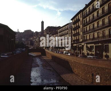 PANORAMICA CON LA TORRE MUDEJAR DE LA IGLESIA DE LA MAGDALENA AL FONDO. Lage: aussen, TARAZONA, SPANIEN. Stockfoto