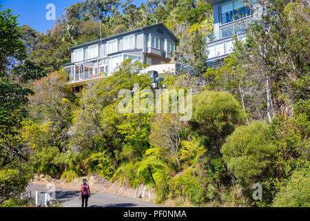 Luxus und teure Wohnhäuser in der Sydney Vorort von Whale Beach am nördlichen Strände von Sydney, Australien Stockfoto