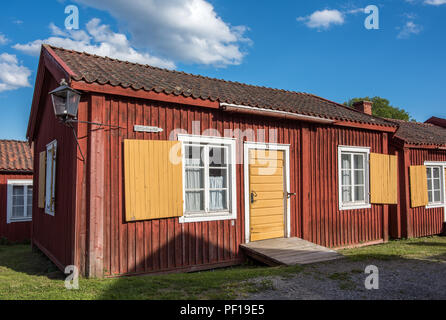 Lövånger Kirche Stadt im Norden Schwedens aus dem 17. Jahrhundert und besteht aus 117 Bungalows, von denen viele für Hostel Unterbringung verwendet werden. Stockfoto