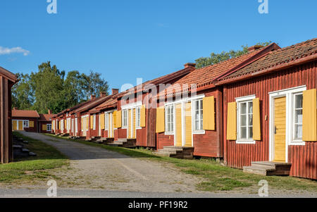 Lövånger Kirche Stadt im Norden Schwedens aus dem 17. Jahrhundert und besteht aus 117 Bungalows, von denen viele für Hostel Unterbringung verwendet werden. Stockfoto