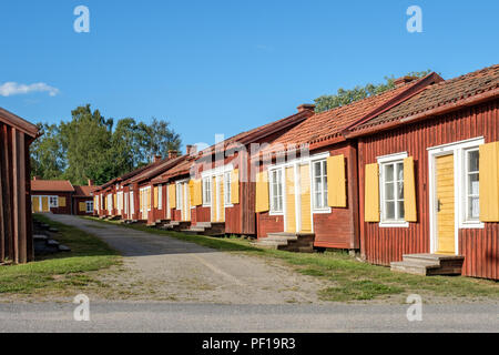 Lövånger Kirche Stadt im Norden Schwedens aus dem 17. Jahrhundert und besteht aus 117 Bungalows, von denen viele für Hostel Unterbringung verwendet werden. Stockfoto
