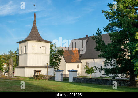 Lövånger Kirche im Norden complted Swedne wurde um 1500. Seine ist surrounde durch eine berühmte Kirche der Stadt. Stockfoto