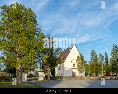 Lövånger Kirche im Norden complted Swedne wurde um 1500. Seine ist surrounde durch eine berühmte Kirche der Stadt. Stockfoto