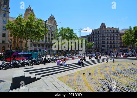 Placa de Catalunya, einem großen öffentlichen Platz in der Innenstadt von Barcelona, Katalonien (Catalunya), Spanien, Europa Stockfoto