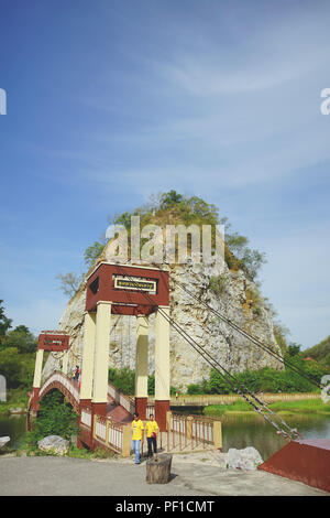 Ratchaburi, Thailand - 28. Juli 2018: schöner Stein Berg' Khao Ngu Stone Park' in Ratchaburi, Thailand. Stockfoto