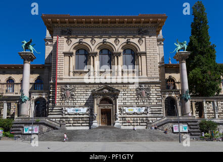 Der Haupteingang des Palais de Rumine, Lausanne, Schweiz Stockfoto