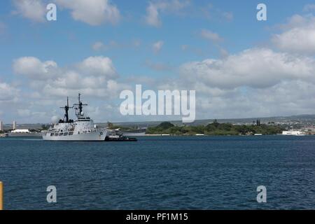 PEARL HARBOR - HICKAM - BRP Andres Bonifacio (FF 17), der ehemalige U.S. Coast Guard Cutter Boutwell, kommt an Joint Base Pearl Harbor-Hickam (JBPHH) Nov. 15. Bonifacio kam in JBPHH für eine regelmäßig geplante Hafen besuchen Sie auf dem Weg in seinen Heimathafen in den Philippinen. (Foto von Petty Officer 1st Class Corwin Colbert) Stockfoto