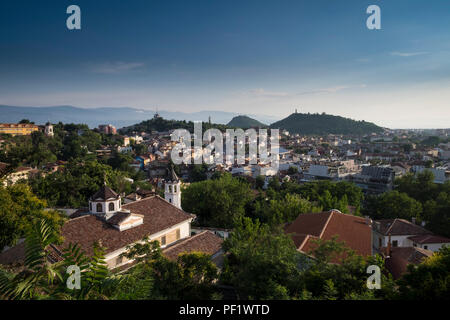 Ein Blick über die Altstadt von Plovdiv, die zweitgrößte Stadt Bulgariens. Die Stadt als Kulturhauptstadt Europas im Jahr 2019. Stockfoto