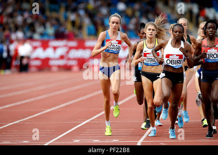 Großbritanniens Eilish McColgan (links) konkurriert in 3000m der Frauen während der Muller Grand Prix bei Alexander Stadium, Birmingham. Stockfoto