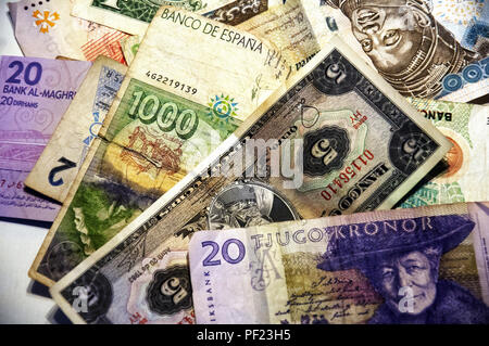 Papier multucolored Währung, Geld und Banknoten verschiedener Länder Stockfoto