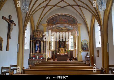 Höhenkirchen bei München: Die Pfarrkirche Maria Geburt Stockfoto