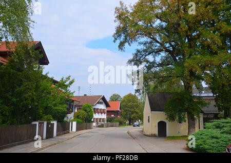 Siegertsbrunn bei München, Bayern (Deutschland): Kapelle in der Dorfmitte Stockfoto