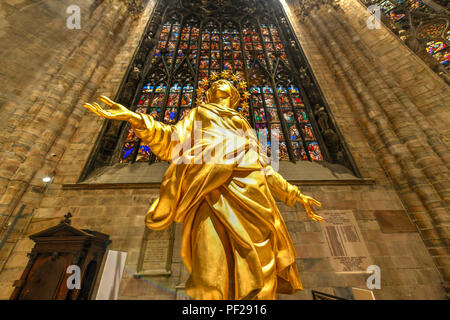 Mailand, Italien - 17. März 2018: Der Mailänder Dom, Duomo di Milano, eine der größten Kirchen der Welt. Stockfoto