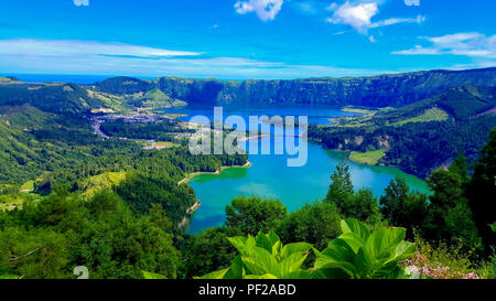 Lago Azul auf der Insel Sao Miguel, Azoren Stockfoto